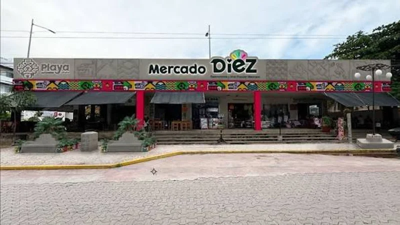 Mercado Playa del Carmen "De La Diez"