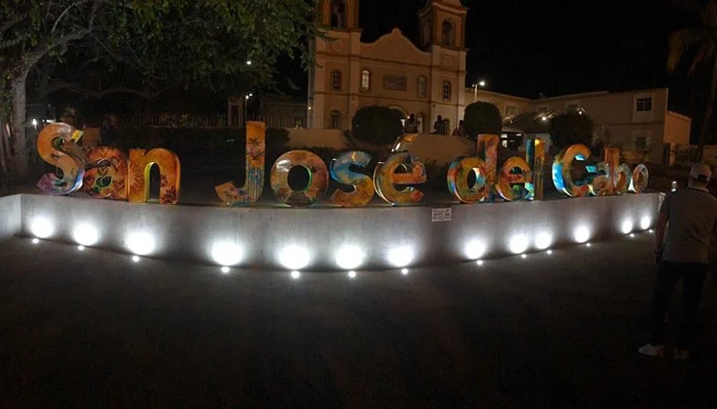 Plaza Mijares de noche